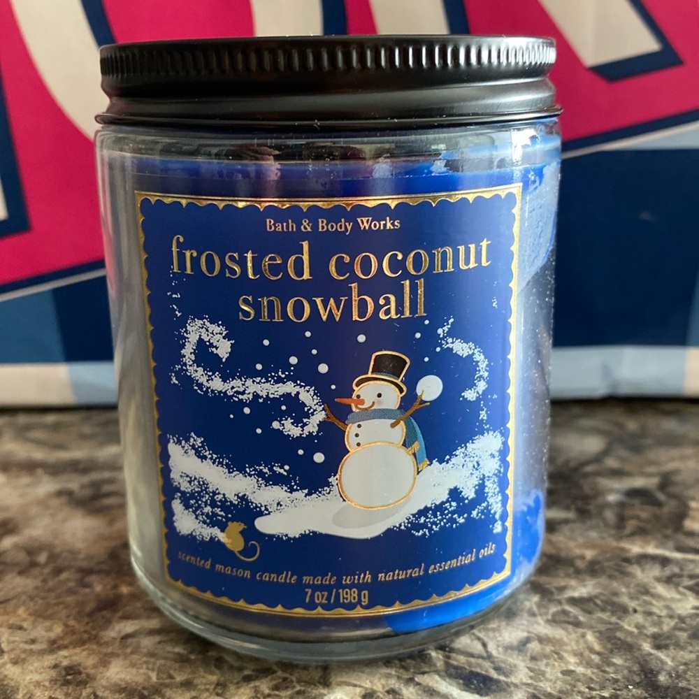 Bath & Body Works single Frosted Coconut Snowball  wick candles